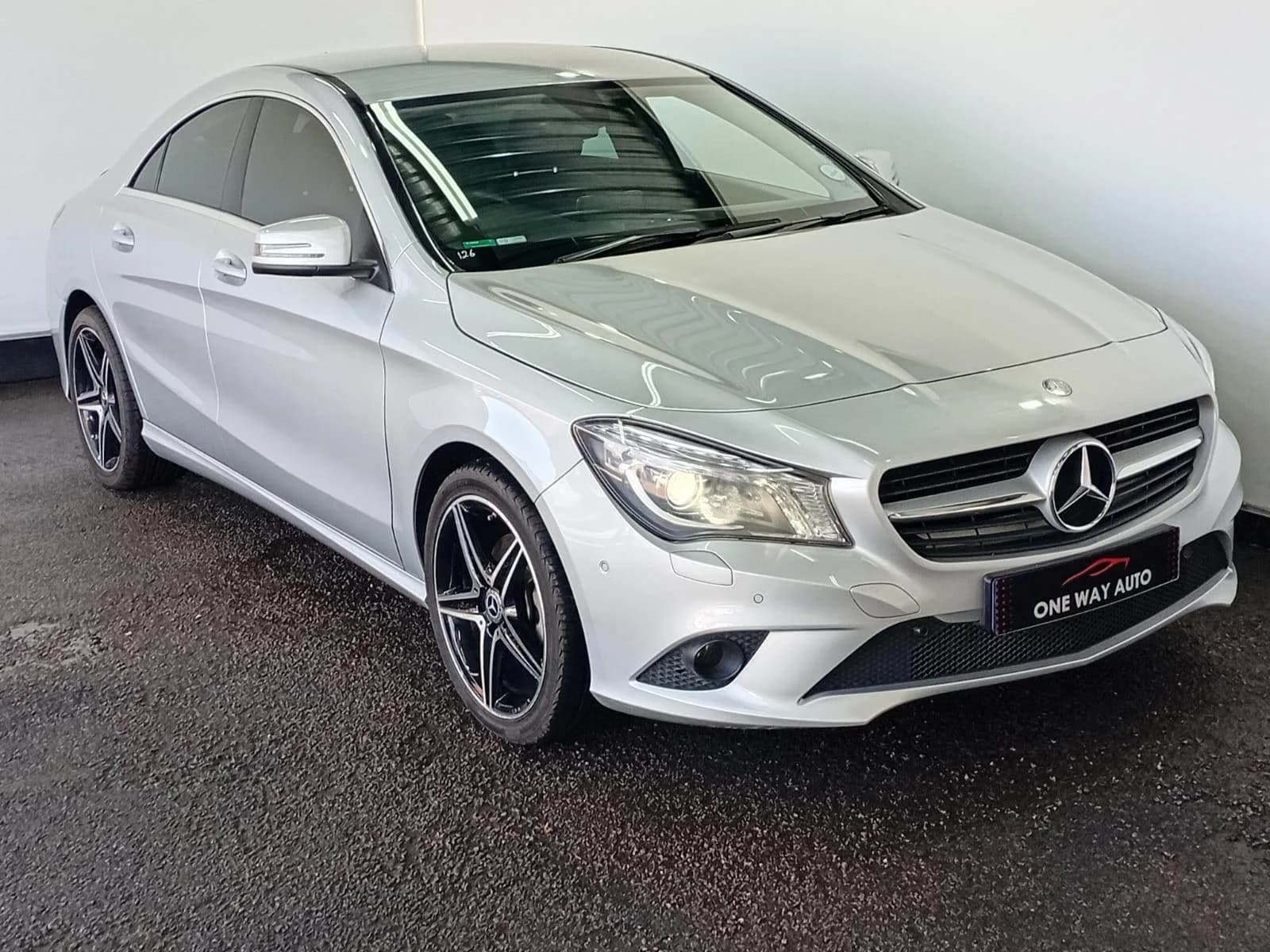 2015 Mercedes-Benz CLA CLA 200, image 1