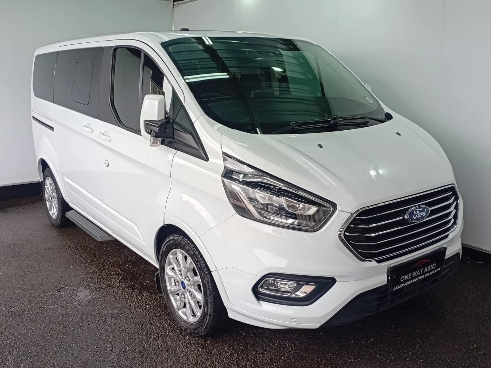 2023 Ford Tourneo Custom LTD 2.0 TDCi A/T 136kW, image 1
