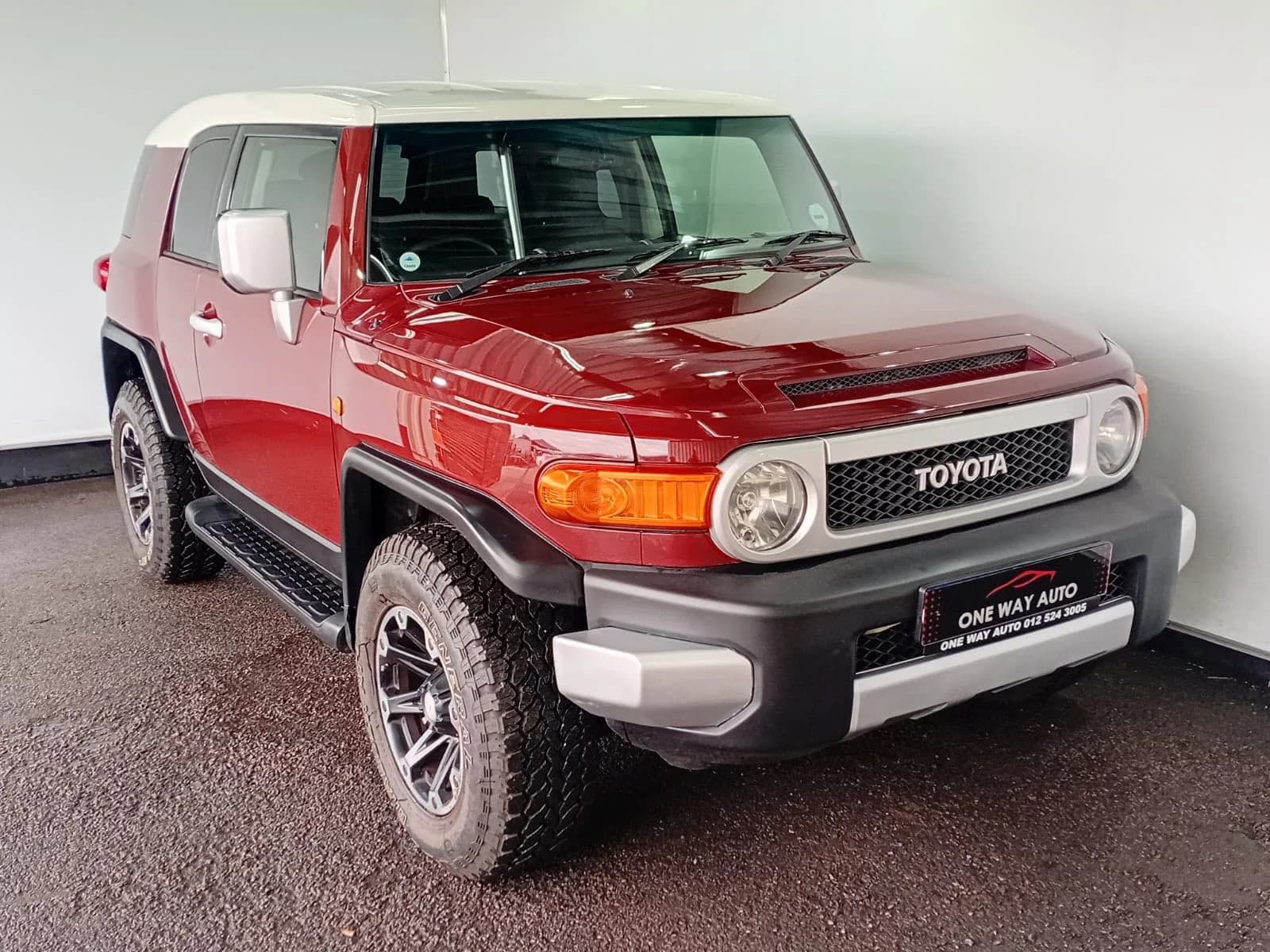 2011 Toyota Land Cruiser FJ 4.0 V6, image 1