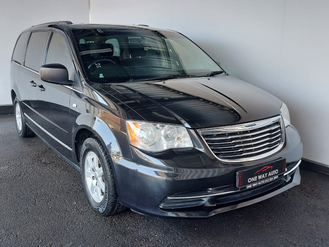 GRAND VOYAGER 2.8 LX A/T - H818