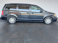 Load image into Gallery viewer, GRAND VOYAGER 2.8 LX A/T - H818
