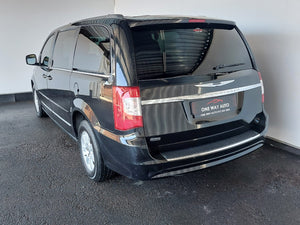 GRAND VOYAGER 2.8 LX A/T - H818