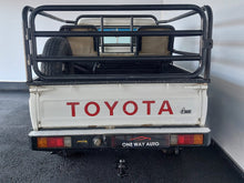 Load image into Gallery viewer, LAND CRUISER 79 4.2D P/U S/C - 5100
