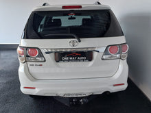Load image into Gallery viewer, FORTUNER 3.0D-4D R/B A/T - 5087
