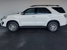 Load image into Gallery viewer, FORTUNER 3.0D-4D R/B A/T - 5087
