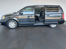 Load image into Gallery viewer, GRAND VOYAGER 2.8 LX A/T - H818
