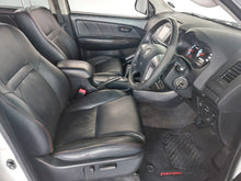 Load image into Gallery viewer, FORTUNER 3.0D-4D R/B A/T - 5087
