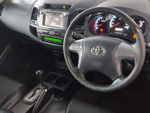 Load image into Gallery viewer, FORTUNER 3.0D-4D R/B A/T - 5087
