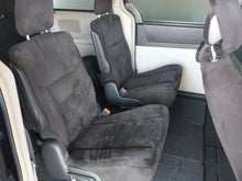Load image into Gallery viewer, GRAND VOYAGER 2.8 LX A/T - H818
