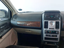 Load image into Gallery viewer, GRAND VOYAGER 2.8 LX A/T - H818
