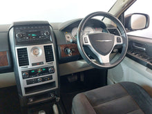 Load image into Gallery viewer, GRAND VOYAGER 2.8 LX A/T - H818
