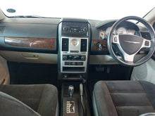 Load image into Gallery viewer, GRAND VOYAGER 2.8 LX A/T - H818
