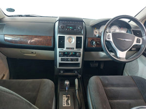 GRAND VOYAGER 2.8 LX A/T - H818
