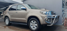 Load image into Gallery viewer, FORTUNER 3.0D-4D R/B 4X4
