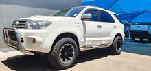 Load image into Gallery viewer, FORTUNER 3.0 D-4D 4X4 A/T
